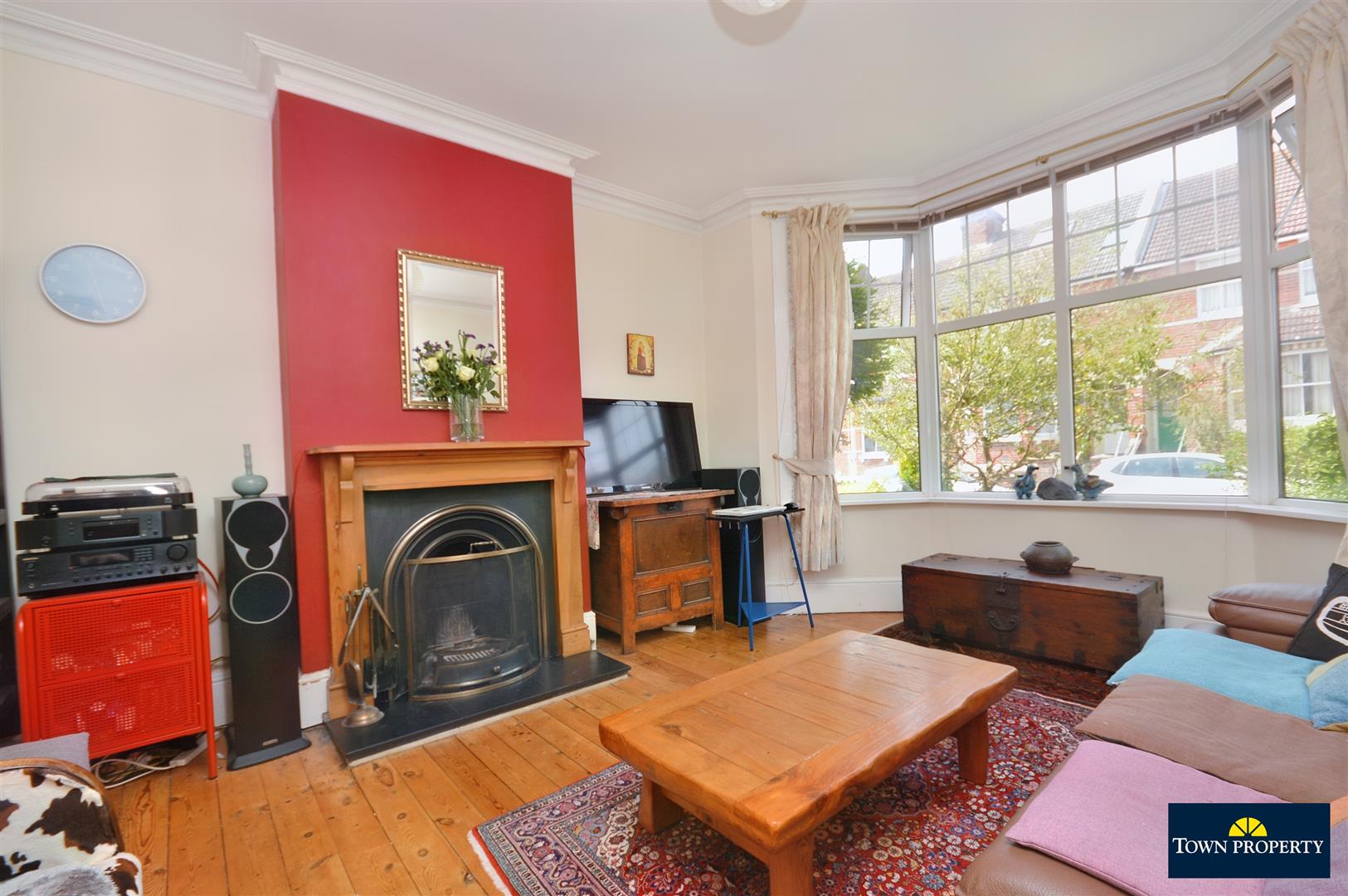 Property Details for Hurst Road Eastbourne East Sussex BN21 2PW Town Property Estate Agents